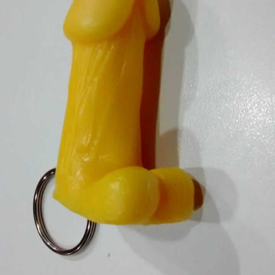 Chaveiro em Formato de Pênis Amarelo 5,5 cm