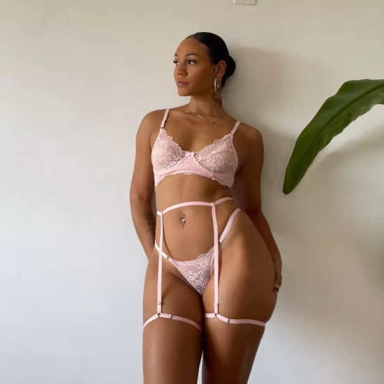 Conjunto Sutiã com Aro e Calcinha String e Cinta Liga Ellen - Ana Lingerie