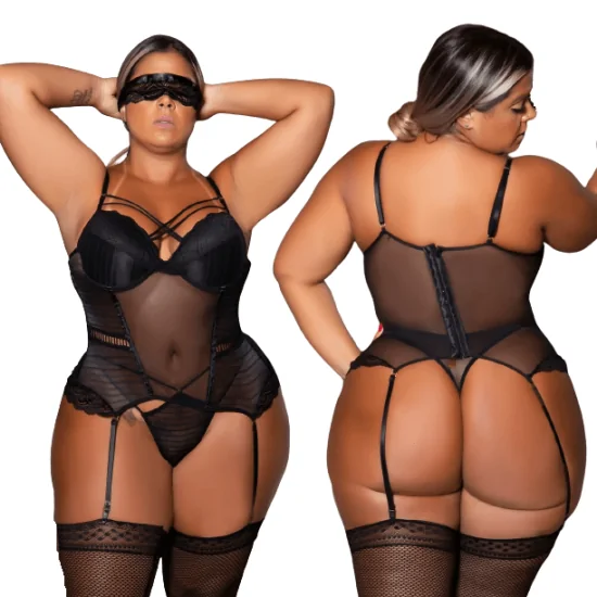 Espartilho com Bojo e Tapa Olhos em Renda Plus Size na Cor Preto Garota Veneno
